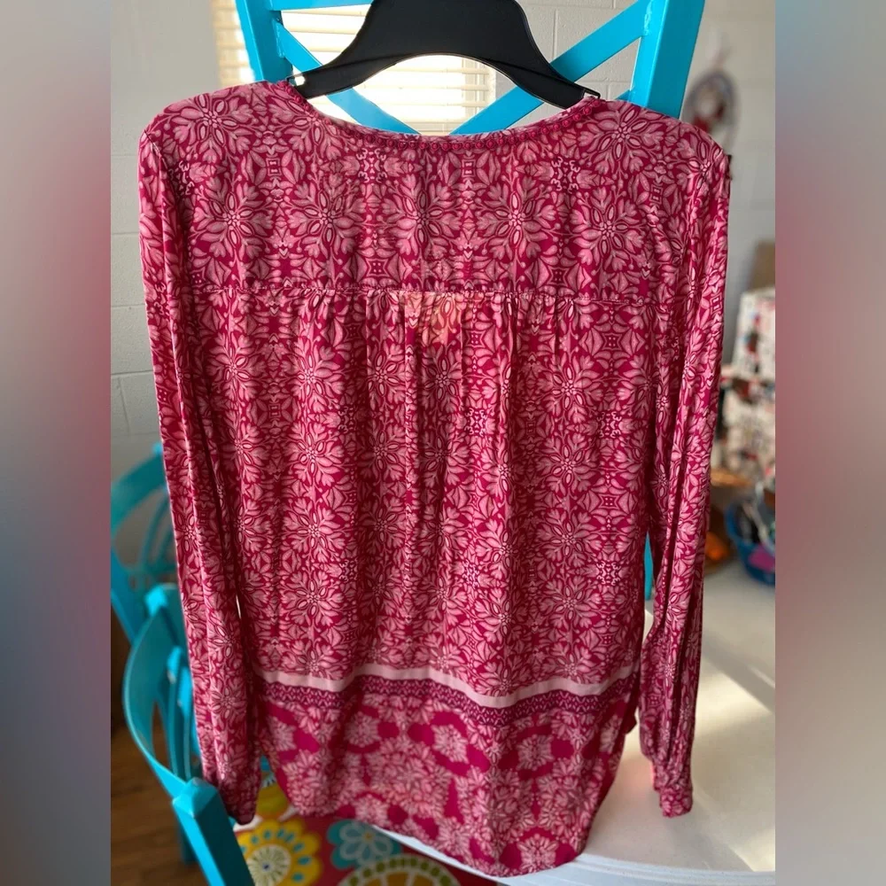 Como Vintage women’s long sleeve top. - Picture 2 of 4